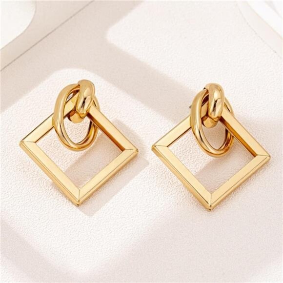 18K Gold-Plated Geometric Square Hoop Earrings - Picture 3 of 5